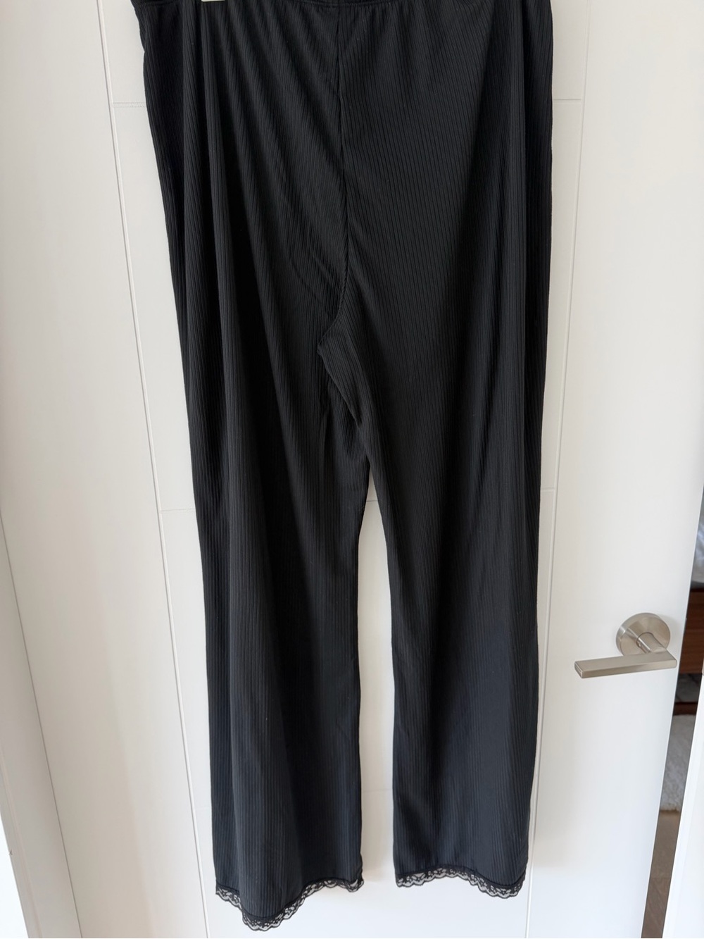 La Senza Casual Sleep Ribbed Pant With Picot Trim in Tuxedo Blac Size L - Picture 5 of 8